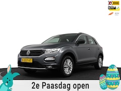 Volkswagen T-Roc - 1.5 TSI 150pk Style Business Trekhaak/Camera/Winterpakket/Trekgew. 1500 kg