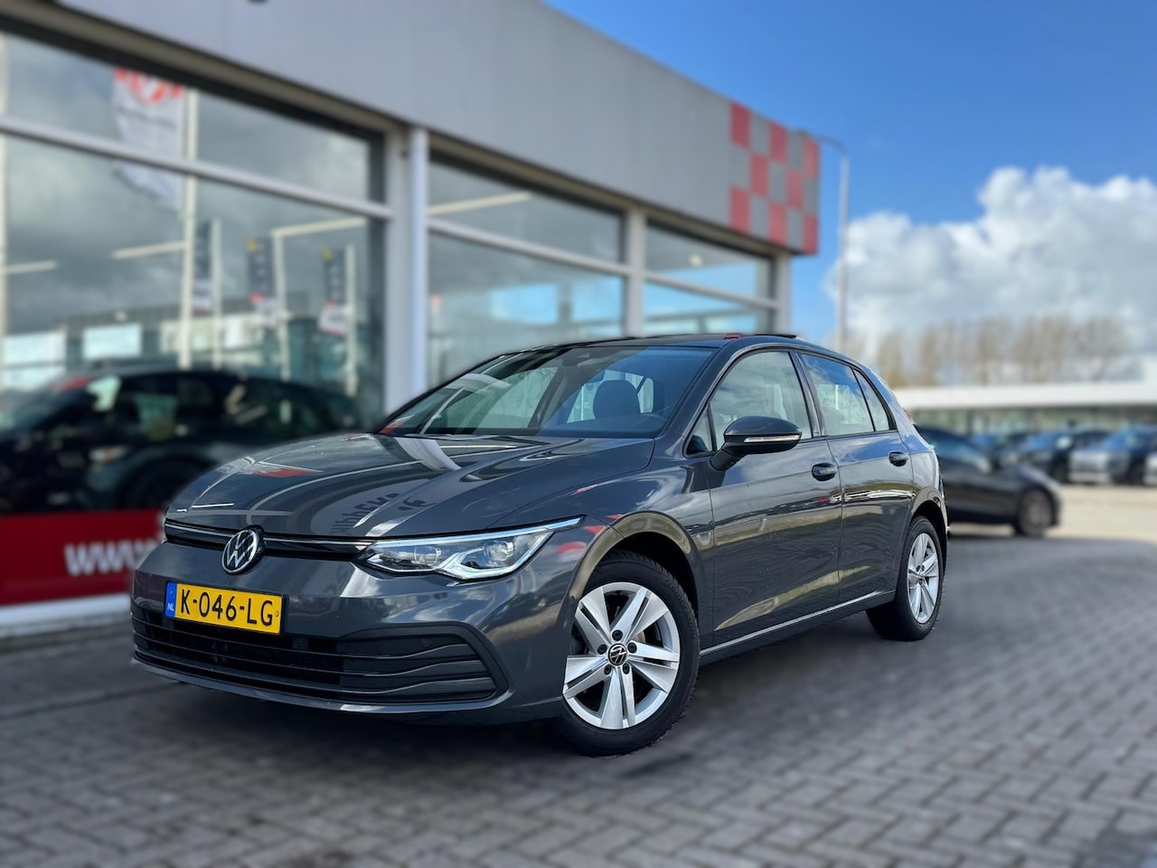Volkswagen Golf - 1.5 TSI Life Business |Pano dak|Ambient lighting|Camera|Carplay|Full LED - AutoWereld.nl
