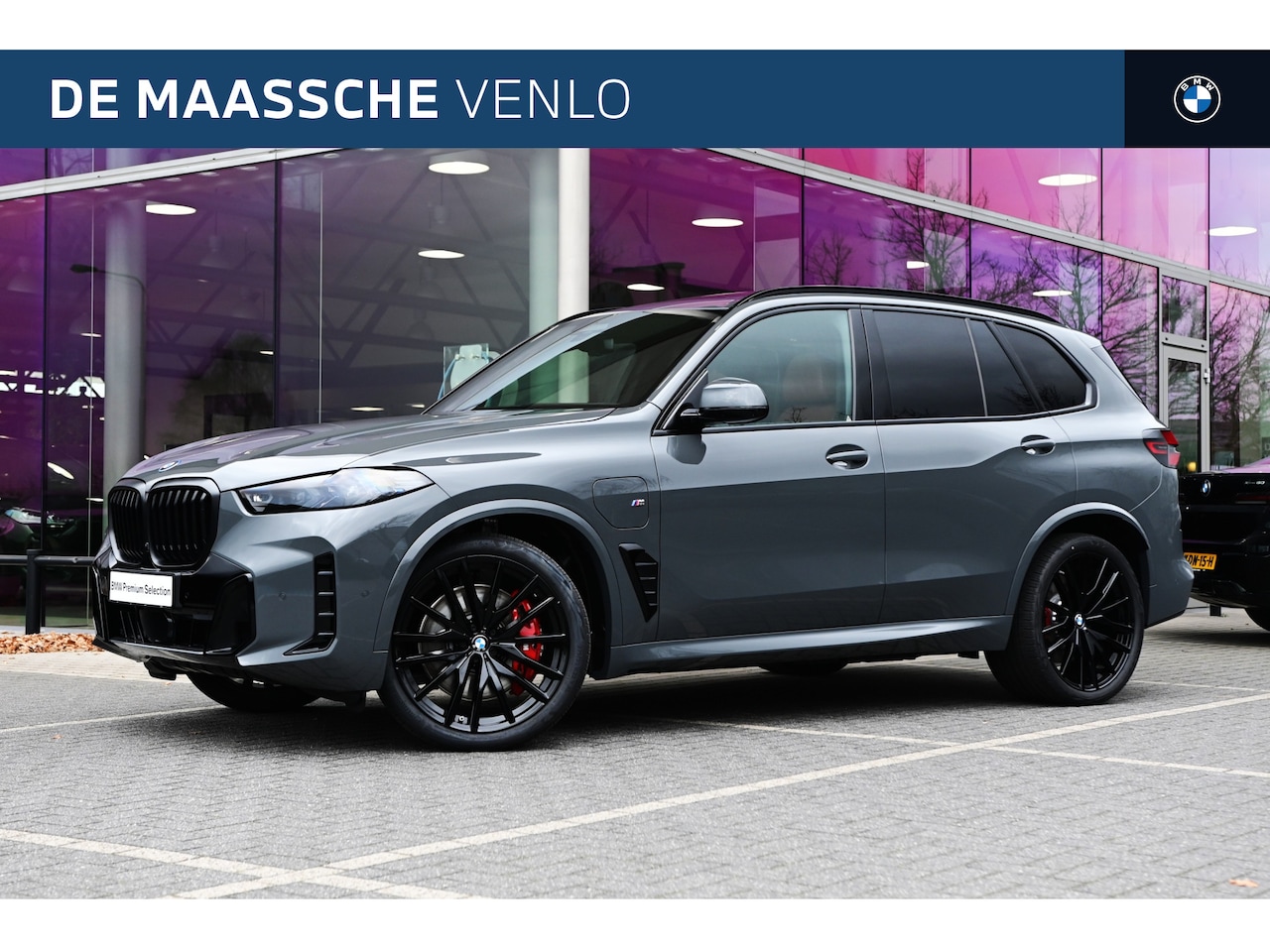 BMW X5 - xDrive50e High Executive M Sport Automaat / Panoramadak Sky Lounge / Trekhaak / Massagefun - AutoWereld.nl
