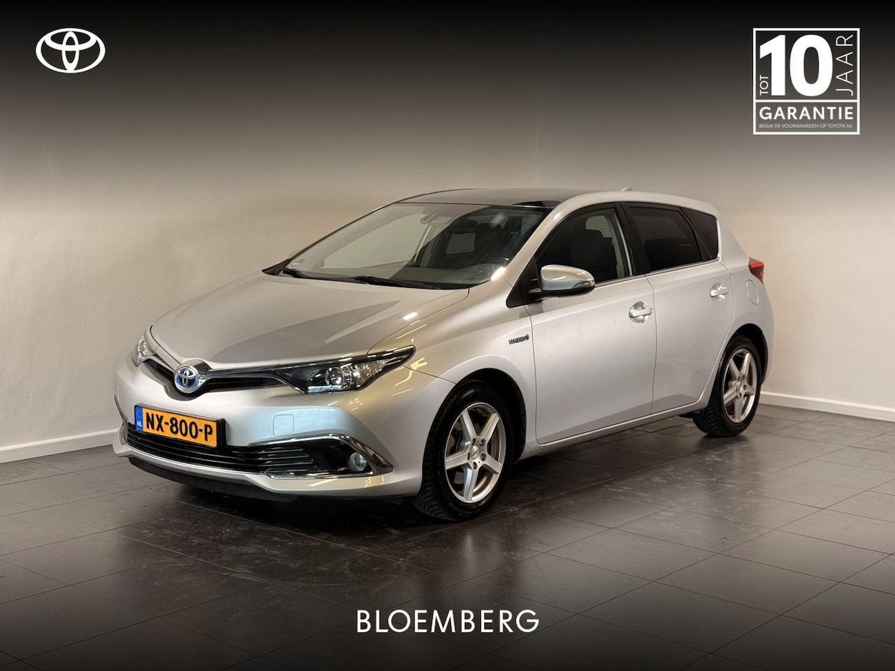 Toyota Auris - 1.8 Hybrid Lease Pro | Panoromadak | Afneembare trekhaak | Winterset | - AutoWereld.nl