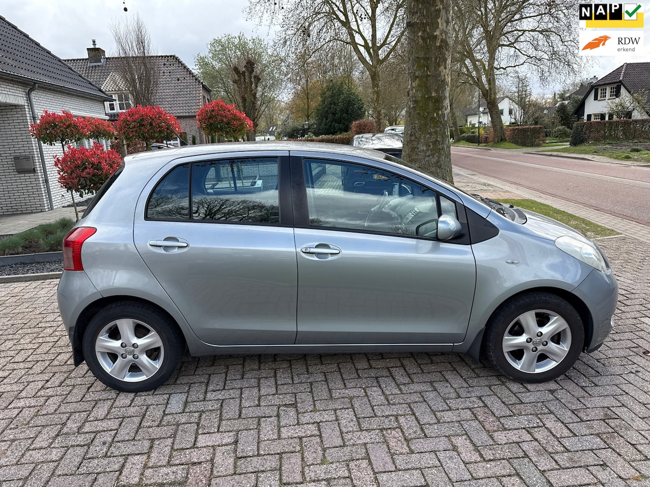 Toyota Yaris - 1.3 VVT-i Luna 1.3 VVTi Luna - AutoWereld.nl