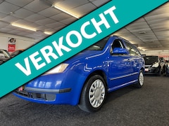 Skoda Fabia Combi - 1.4-16V Comfort. AUTOMAAT, cruise control, airco, BT/touchscreen, trekhaak en meer