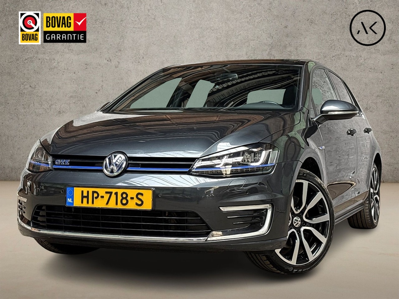 Volkswagen Golf - 1.4 TSI GTE 204Pk Automaat (SCHUIFDAK, APPLE CARPLAY, NAVIGATIE, LEDER, KEYLESS, STOELVERW - AutoWereld.nl
