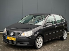 Volkswagen Polo - 1. 2-12V | Lees Tekst