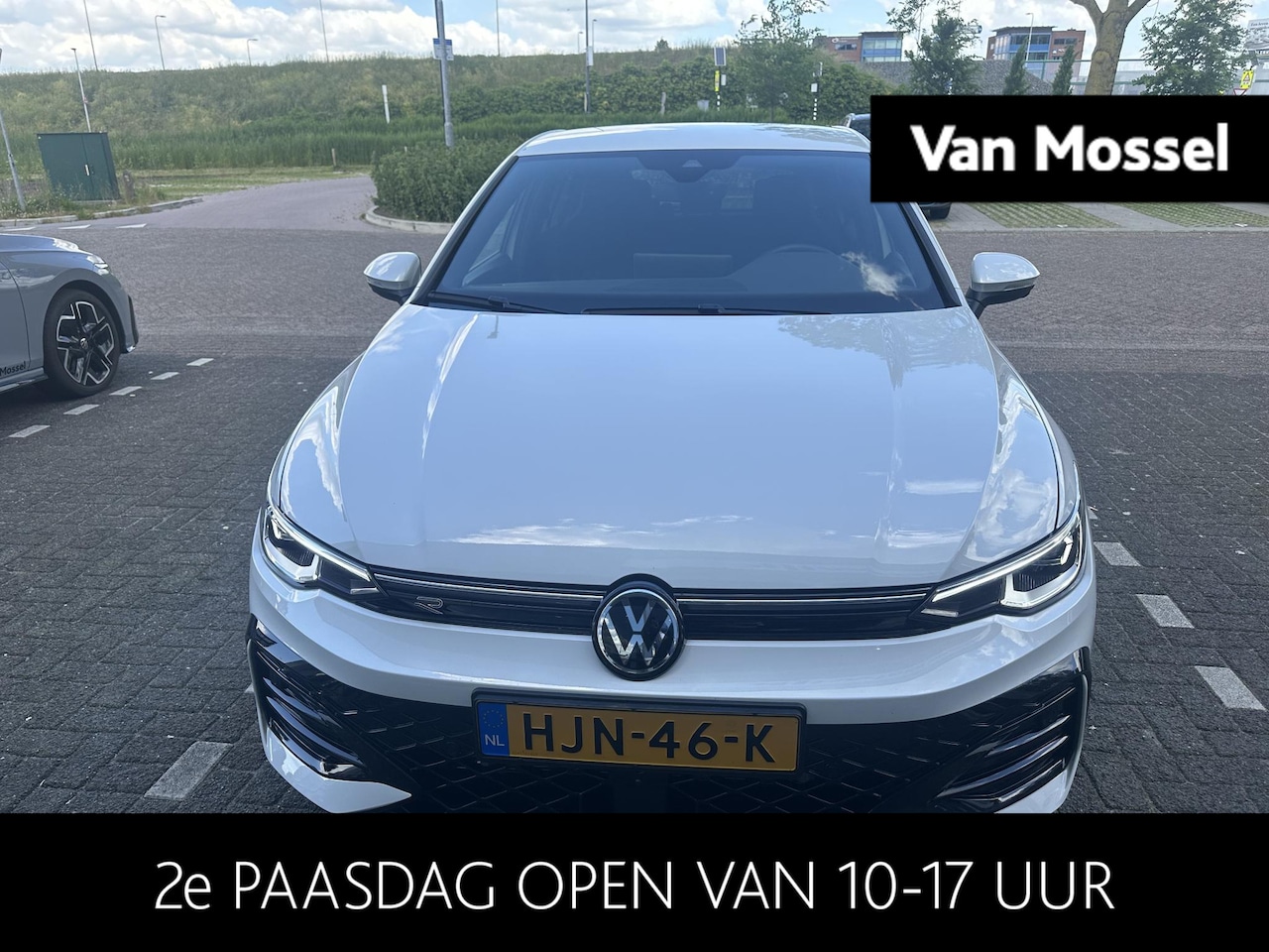 Volkswagen Golf - 1.5 eTSI R-Line Edition | Automaat | Navigatie | Draadloze Apple carplay | Adaptive cruise - AutoWereld.nl