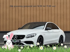 Mercedes-Benz C-klasse - C63 AMG | 19" Lichtmetaal | Camera | LED | Leder | Cruise Control | Airconditioning | Park