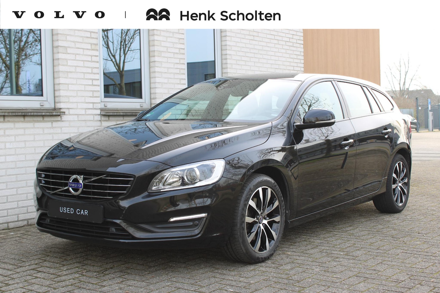 Volvo V60 - 2.0 T4 Polar+ Dynamic | [Park Assist voor + achter | Verwarmbare voorstoelen | 17-Inch Lic - AutoWereld.nl
