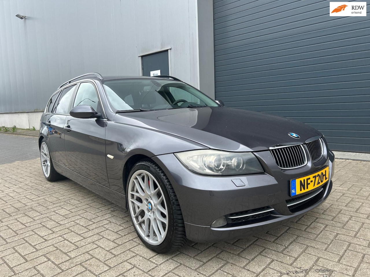 BMW 3-serie Touring - 335xi High EXE AUT NAVI XENON PDC - AutoWereld.nl