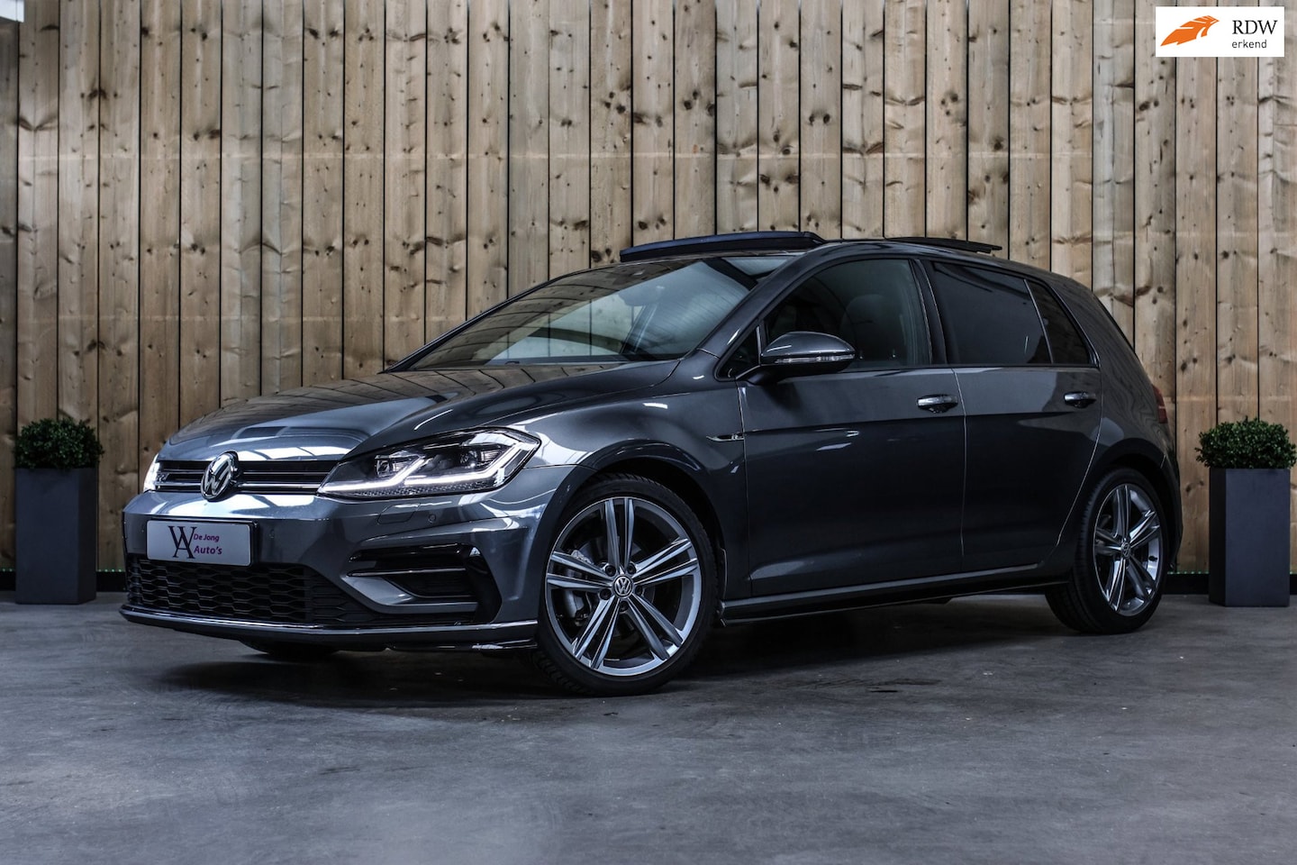 Volkswagen Golf - 1.4 TSI 3X R-Line *Pano*Virtual*DSG*Keyless* - AutoWereld.nl