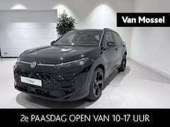 Volkswagen T-Roc - 1.5 eTsi R-Line First Edition 150 PK Automaat | Black Style | Trekhaak | 20" Lichtmetalen