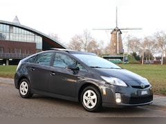 Toyota Prius - 1.8 Comfort Hybrid Aut Panoramadak Zonnepaneel KayLess Go 1e Eigenaar Head-up display