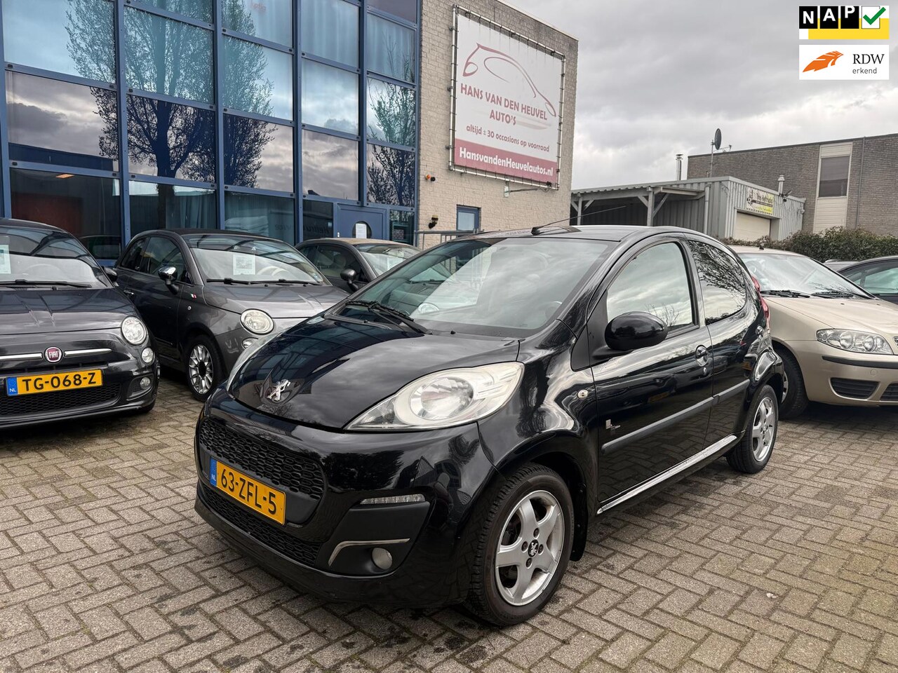 Peugeot 107 - 1.0 Black & Silver, Airco, Alcantara, Apk 01/27 - AutoWereld.nl