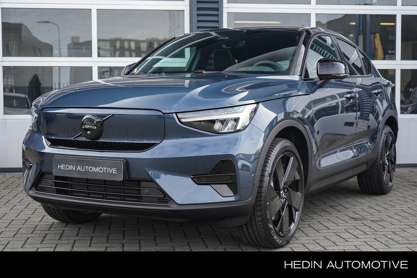 Volvo EC40 - Single Motor Extended Range Plus Black Ed. 82 kWh - AutoWereld.nl