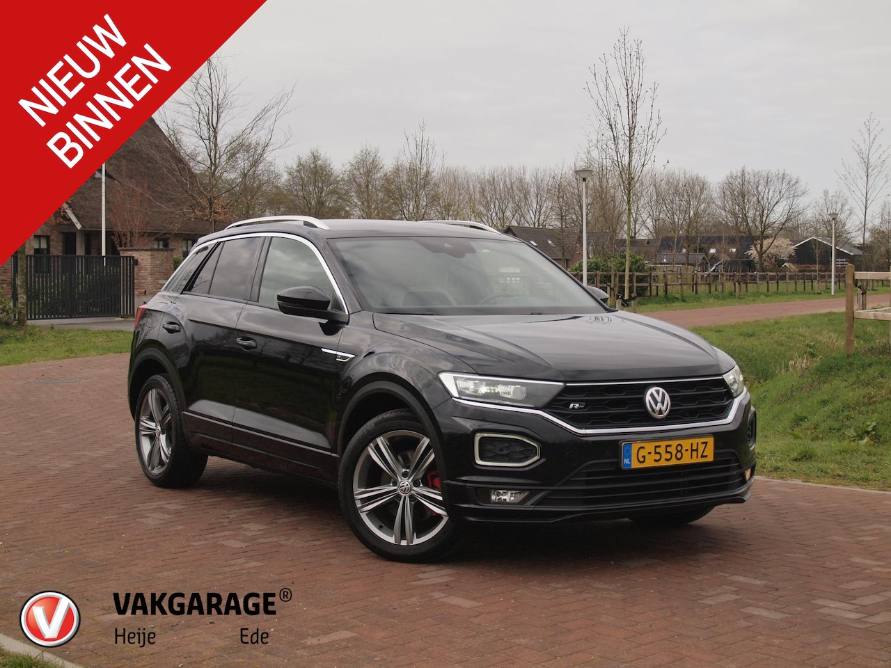 Volkswagen T-Roc - 1.5 TSI Sport Business R | 2X R-Line | Sfeerverlichting | Trekhaak | Digital Cockpit | Aut - AutoWereld.nl