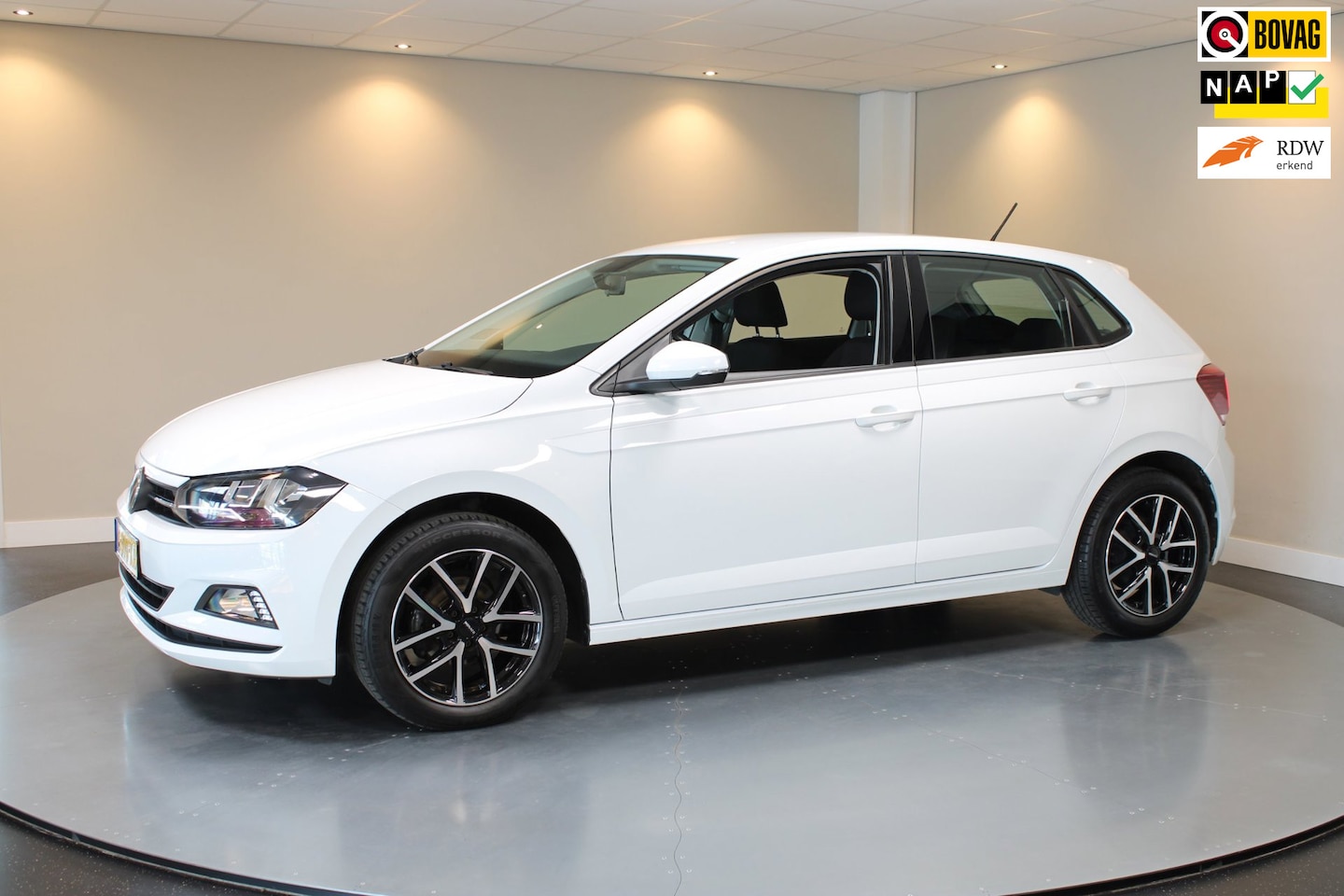 Volkswagen Polo - 1.0 TSI Comfortline *2de Eigenaar* Carplay|Adapt.Cruise|PDC|NAP - AutoWereld.nl