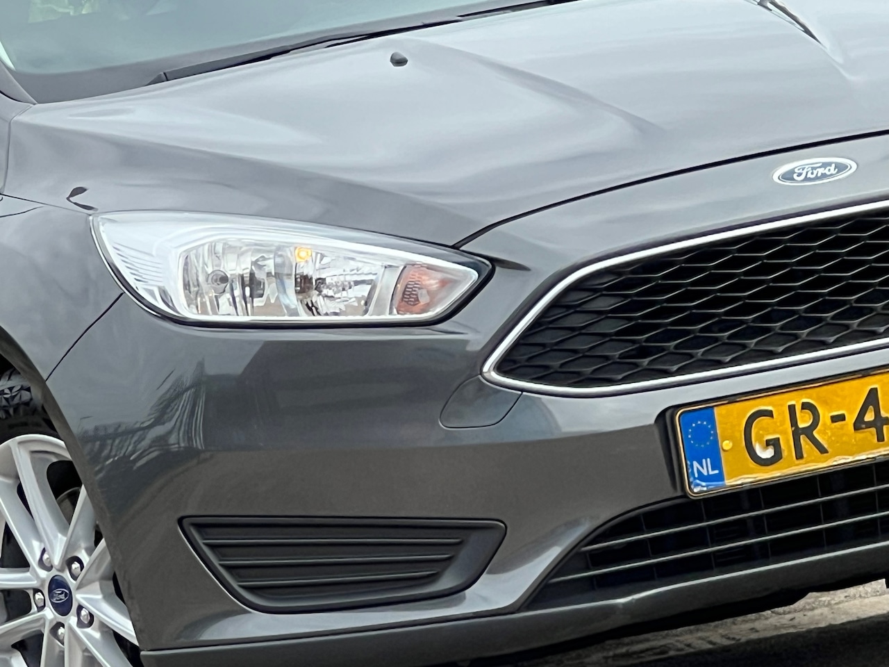 Ford Focus Wagon - 1.0 Trend Edition - Magnetic Grey - Navigatie/Cruise/Bleutooth - AutoWereld.nl