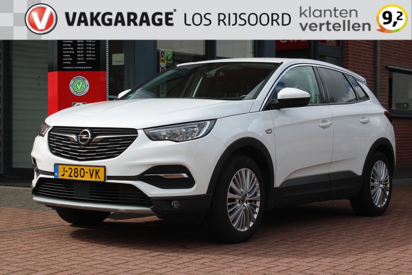 Opel Grandland X - 1.2 Turbo Aut. *Innovation* | Trekhaak | Carplay | Camera | Cruise & Climate Control | PDC - AutoWereld.nl