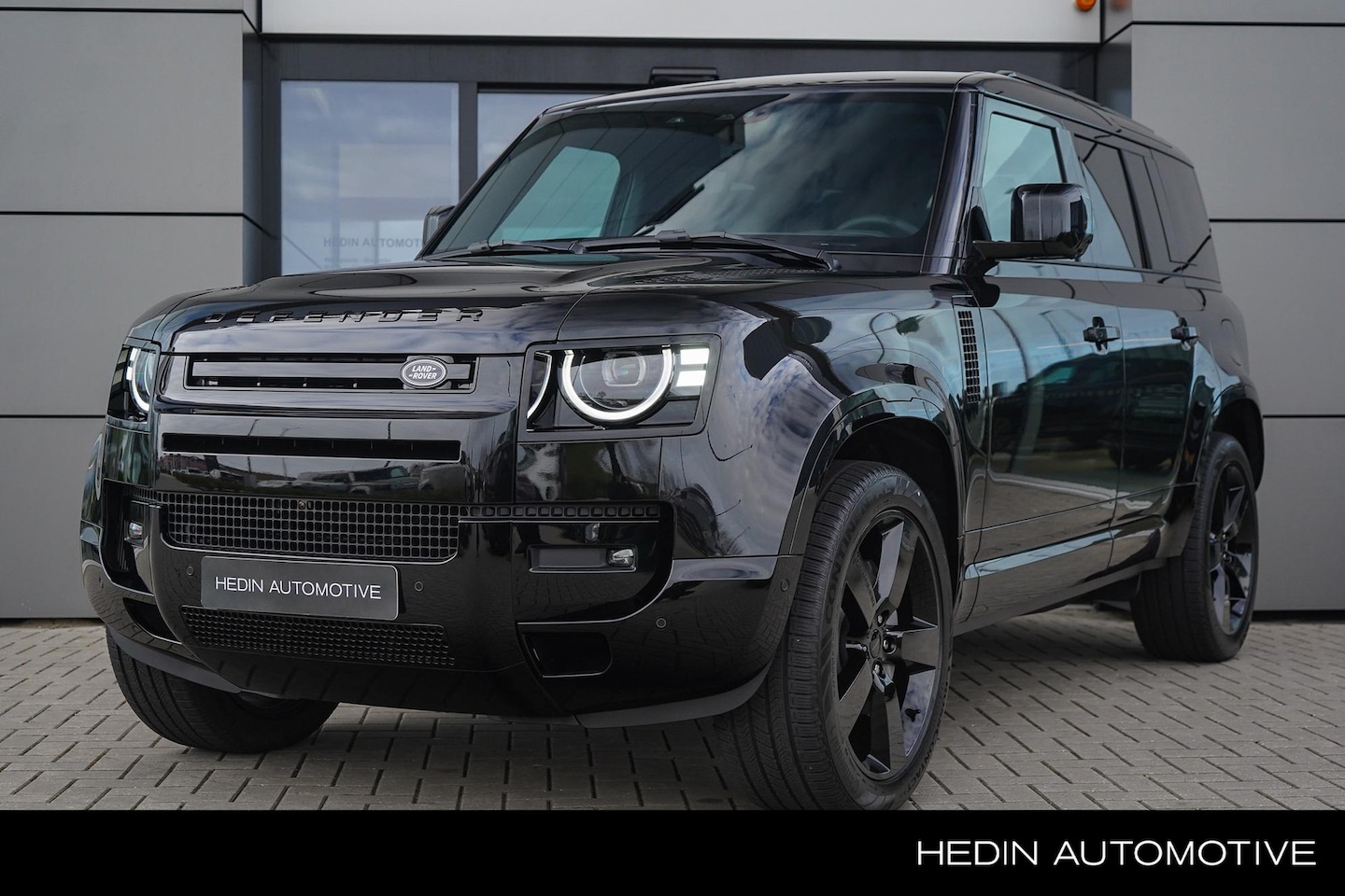 Land Rover Defender 110 - P300e Dynamic Edition HSE l Head Up Display l Clearsight l Koelkast l 22" Gloss Black - AutoWereld.nl