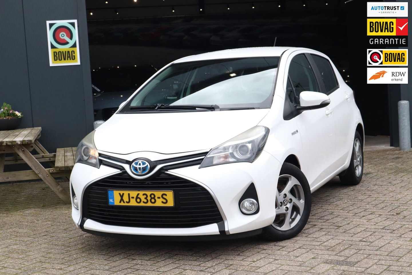 Toyota Yaris - 1.5 Hybrid Aspiration-Airco-APK - AutoWereld.nl