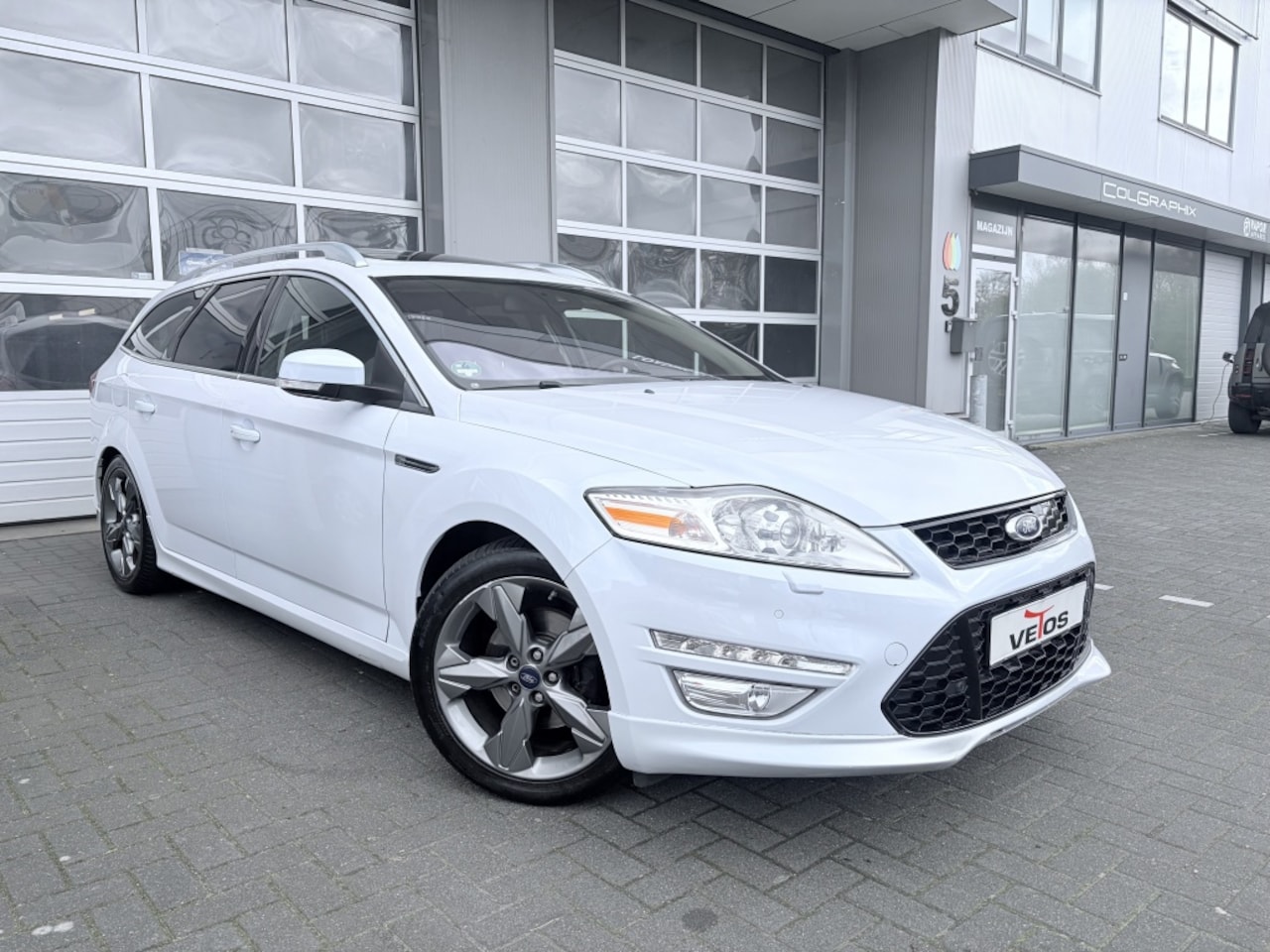 Ford Mondeo Wagon - 2.0 EcoBoos Tit/ PARELMOER/FULL OPTIONS!/DAKJE/BOM - AutoWereld.nl