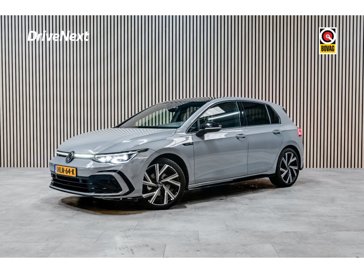 Volkswagen Golf - 1.5 eTSI R-Line | PANO | STOELVERWARMING - AutoWereld.nl