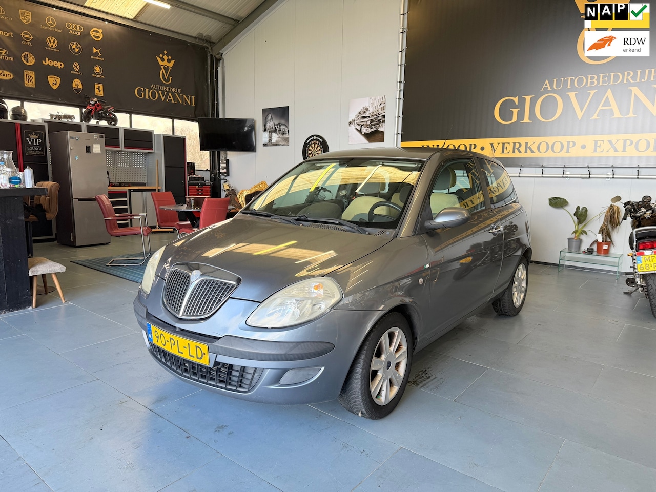 Lancia Y(psilon) - Ypsilon 1.2 Argento inrauil mogelijk - AutoWereld.nl