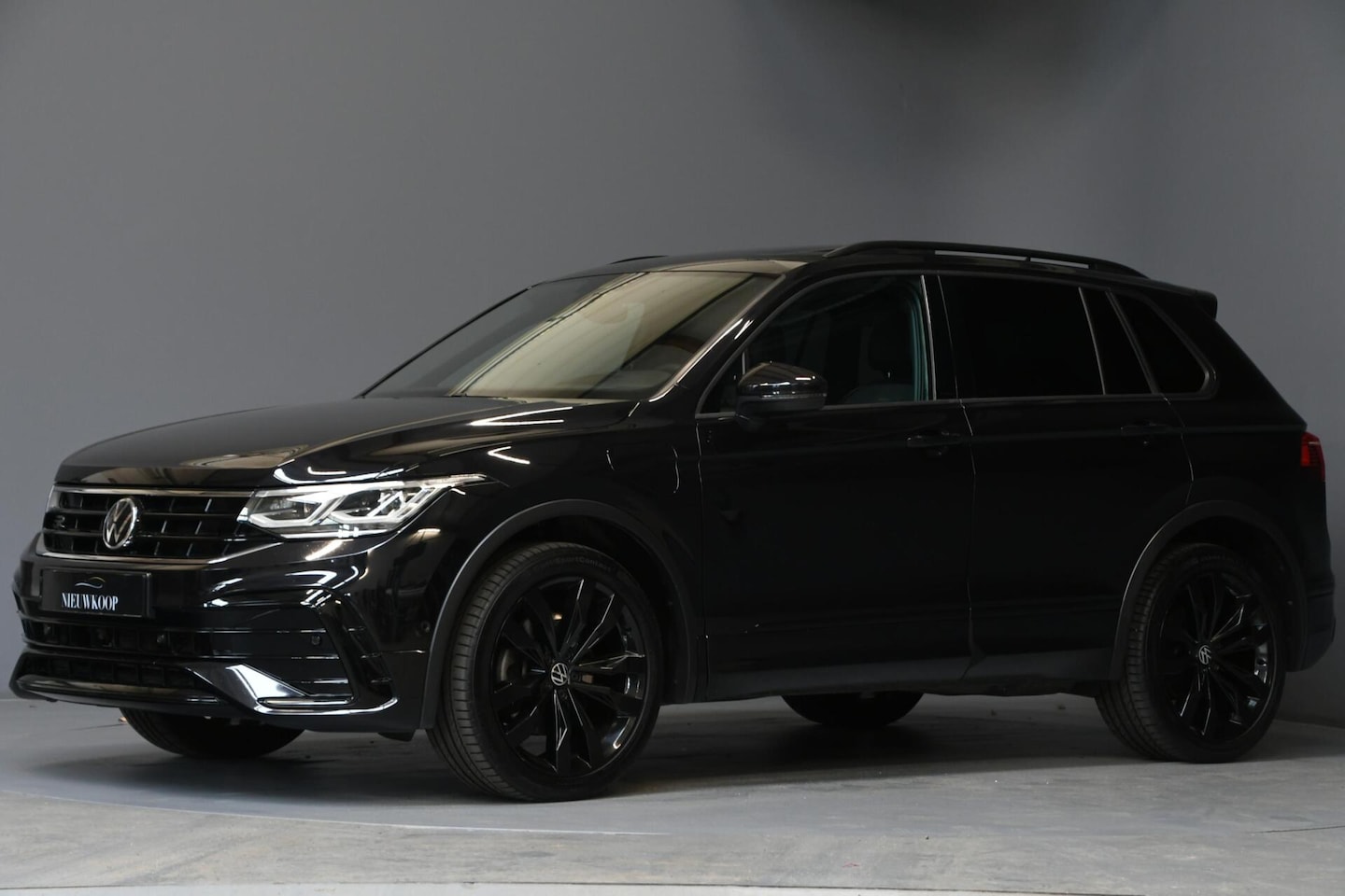 Volkswagen Tiguan - 1.4 TSI eHybrid R-Line Business+ PANO | LED - AutoWereld.nl