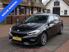 BMW 1-serie - 118i Executive Edition CAMERA / ACC / SPORTSTOEL