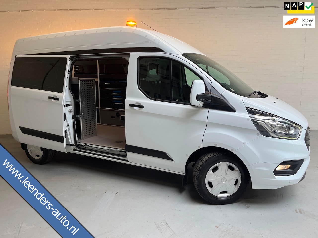 Ford Transit Custom - AUTOMAAT SERVICEWAGEN 340 2.0 TDCI EURO6 L2H2 TREND SORTIMO INRICHTING STANDKACHEL V230 OM - AutoWereld.nl
