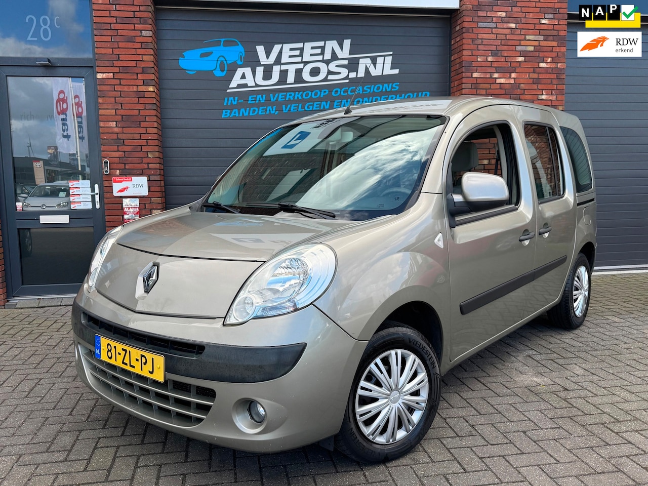 Renault Kangoo Family - 1.6-16V Expression 1.6-16V Expression Nieuwe APK - AutoWereld.nl