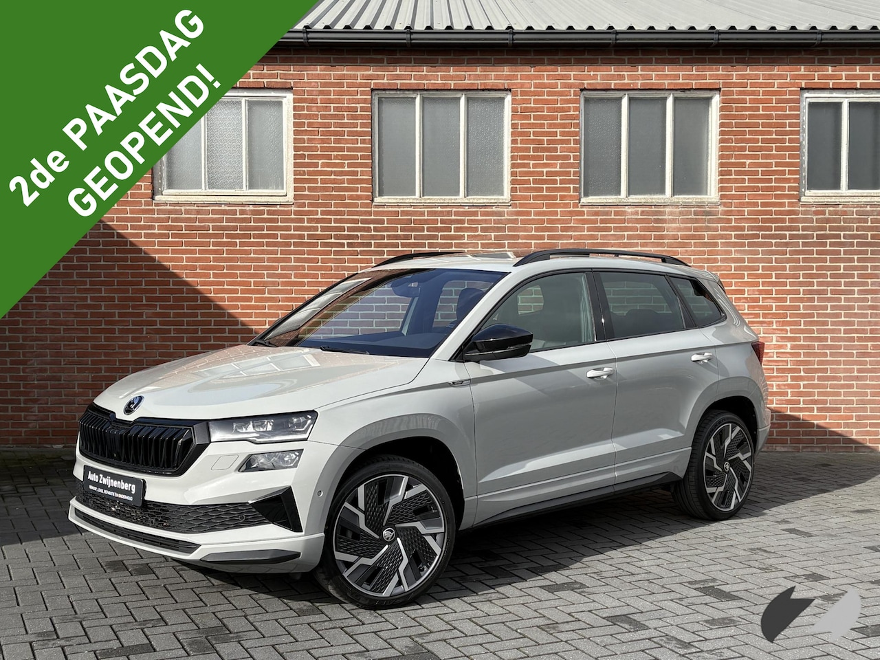 Skoda Karoq - 1.5 TSI ACT Sportline Business |Pano|Leer|Trekhaak - AutoWereld.nl