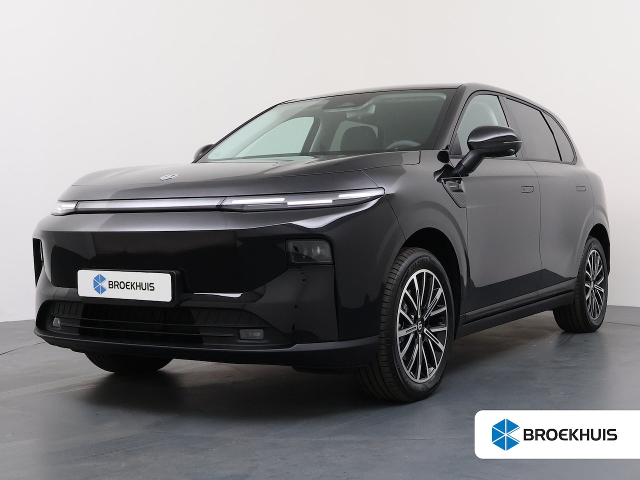 Leapmotor B10 - Design Hybrid EV 18.8 kWh | Nieuw uit voorraad leverbaar! | Achteruitrijcamera | Cruise co - AutoWereld.nl