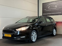 Ford Focus Wagon - 1.0 Cruise Control, Apple Carplay, Trekhaak, Parkeersensoren Achter, All-Season Banden, NA