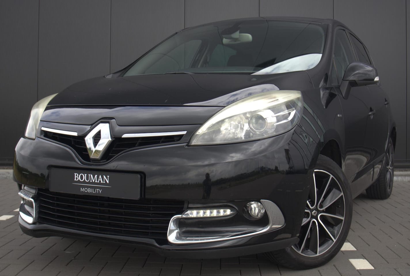 Renault Scénic - 1.2 Bose, ZWART, CLIMATE, PDC, CRUISE, NAVI - AutoWereld.nl