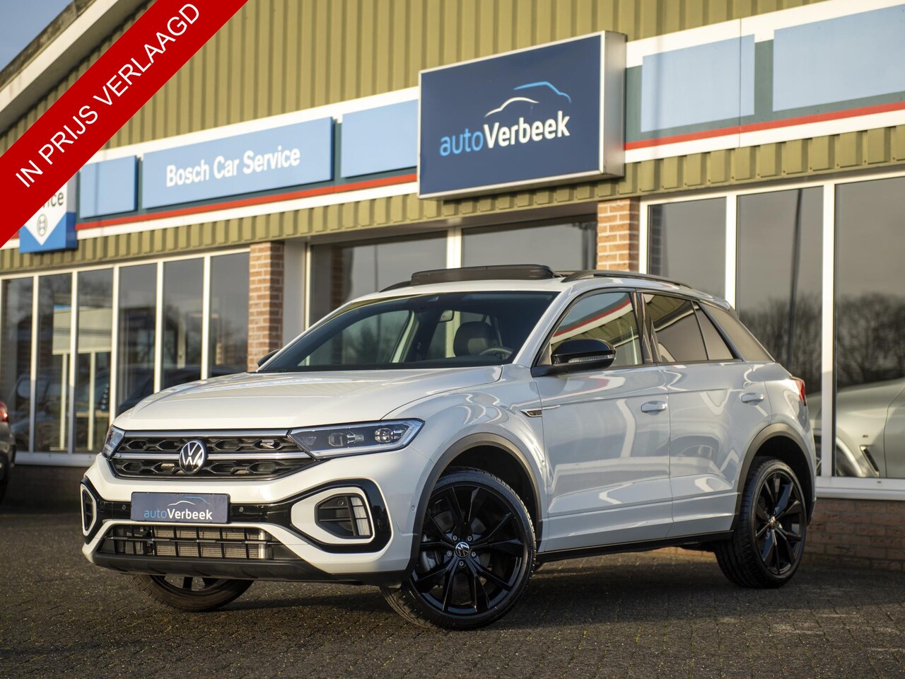 Volkswagen T-Roc - 1.5 TSI R-Line Black Style Edition | Pano | Navi | App-connect | LED Plus | 19" LMV Black - AutoWereld.nl
