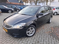 Kia Cee'd - 1.4 CVVT X-tra 2010. Airco/Trekhaak/Lichtmetaal etc.. APK 03-2027