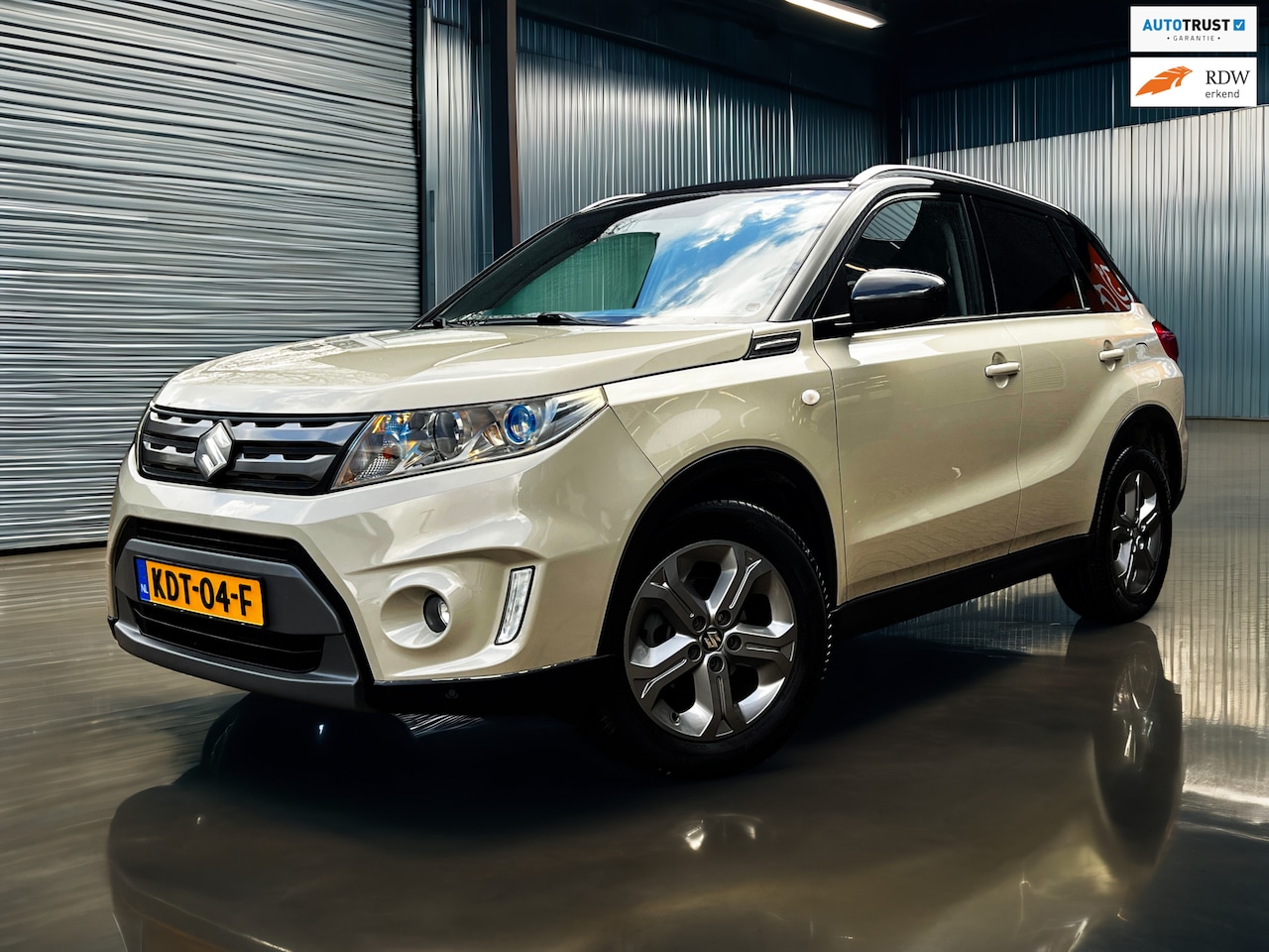 Suzuki Vitara - 1.6 Exclusive Carplay_Camera_Trekh_Stoelverw - AutoWereld.nl
