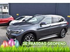 BMW X1 - sDrive20i VDL Nedcar Edition 192 PK | NL-Auto | HUD | Pano.dak | DAB | Elekt.trekhaak | Ca