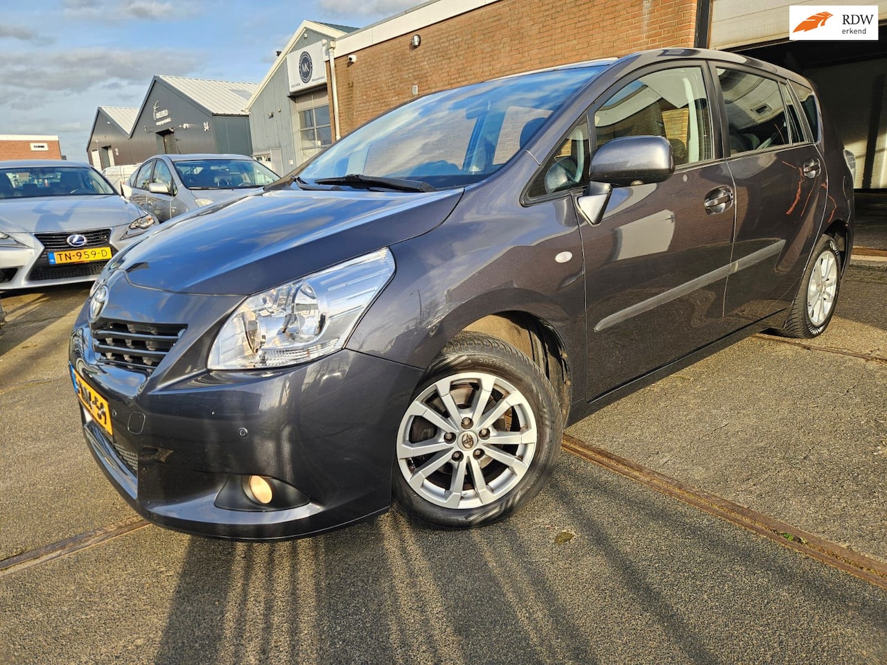 Toyota Verso - 1.8 VVT-i Dynamic Business Trekhaak Panodak - AutoWereld.nl