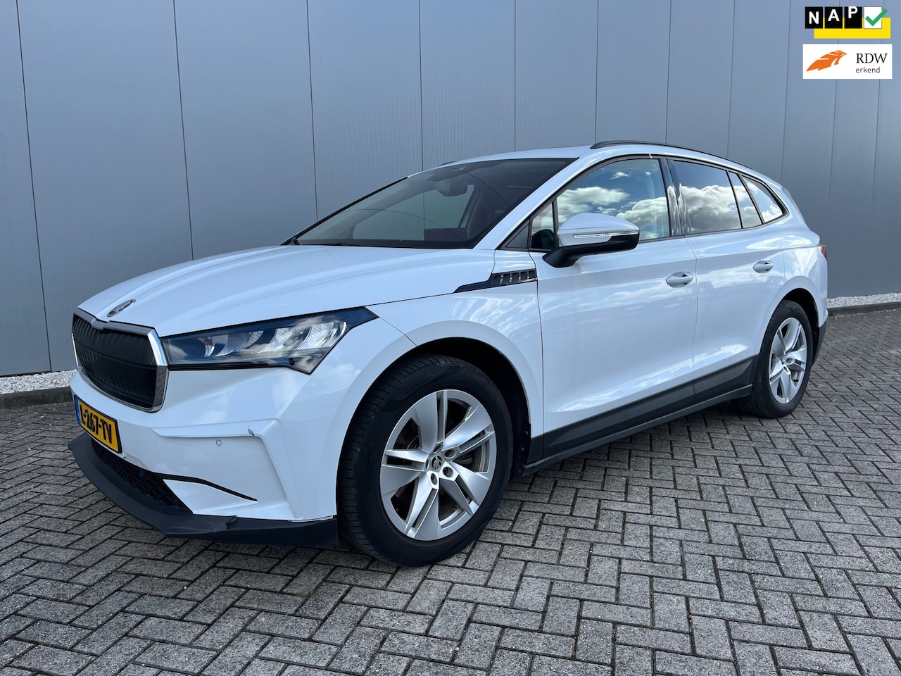 Skoda Enyaq iV - 60 Comfort Sport Plus/ Panorama/ SOH 91.5 - AutoWereld.nl