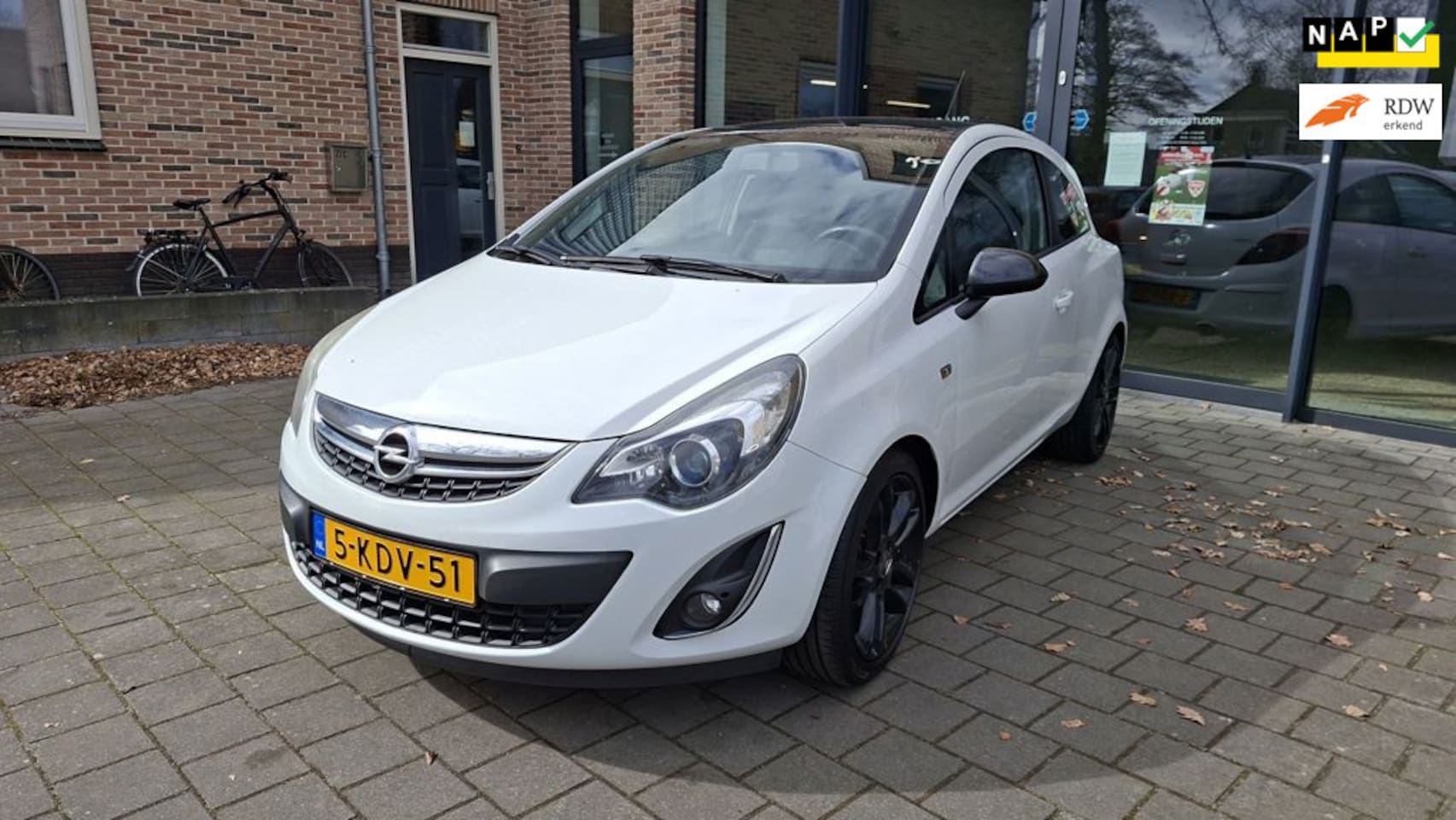 Opel Corsa - 1.2-16V Color Edition 1.2-16V Color Edition - AutoWereld.nl