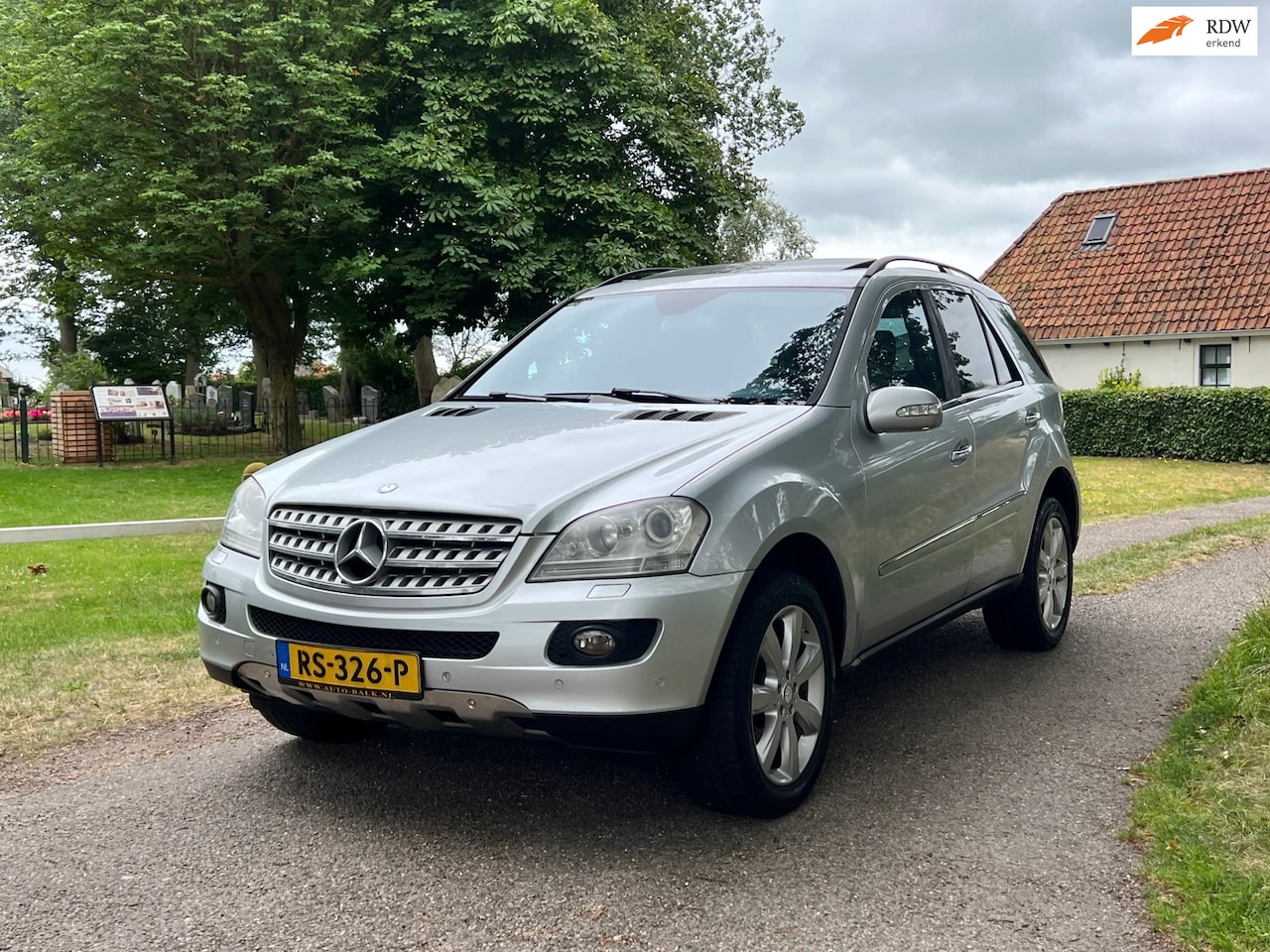 Mercedes-Benz M-klasse - 320 CDI 4 matic | Leder + Kanteldak + Cruise + Clima - AutoWereld.nl