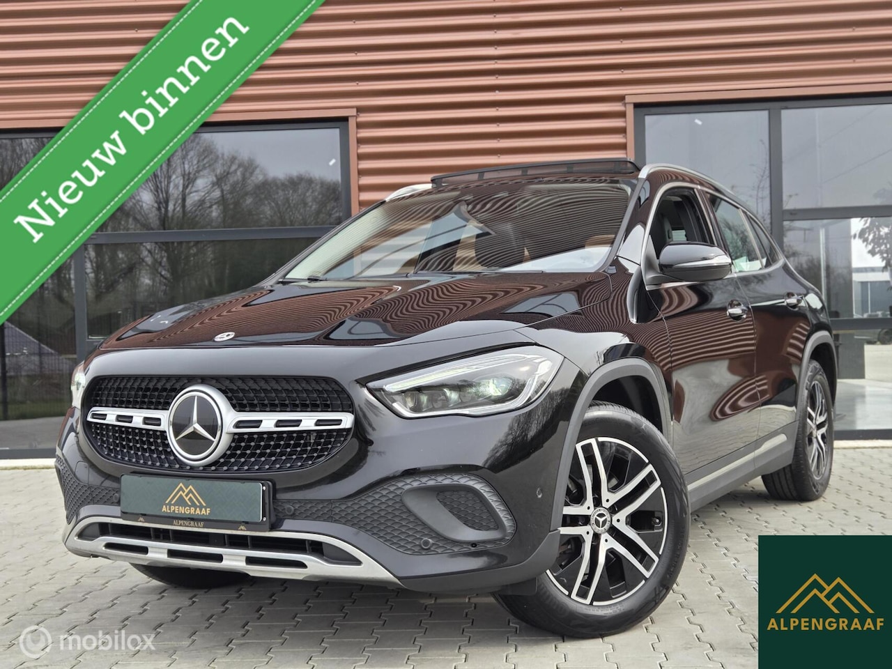 Mercedes-Benz GLA-Klasse - 250 e Panoramadak | Trekhaak | Adaptive cruise | Stoelverwarming | Memory | Matrix LED | H - AutoWereld.nl