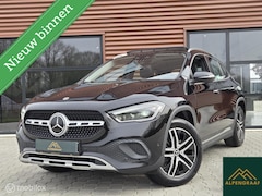 Mercedes-Benz GLA-Klasse - 250 e Panoramadak | Trekhaak | Adaptive cruise | Stoelverwarming | Memory | Matrix LED | H
