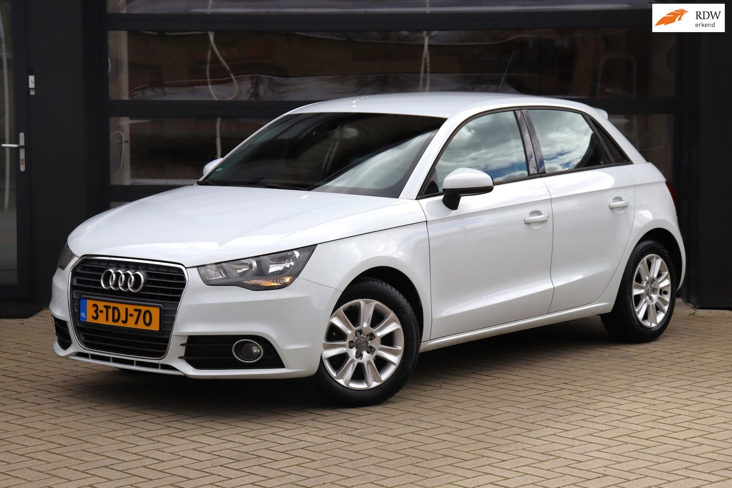 Audi A1 Sportback - 1.2 TFSI Attraction Pro Line Business | NAP | Cruise | Navi | Distributie pas vervangen | - AutoWereld.nl