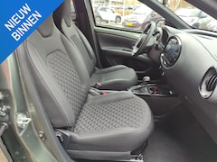 Toyota Aygo X - 1.0 VVT-i S-CVT PREMIUM STOELVERW KEYLESS PARK-SENSOREN NAVI LED 18'' LM-VELGEN CLIMA AD-C