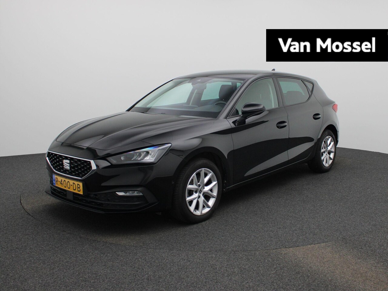 SEAT Leon - 1.0 TSI Style Business Intense 110 PK | LED Koplampen | Navigatie | Parkeersensoren | Geti - AutoWereld.nl