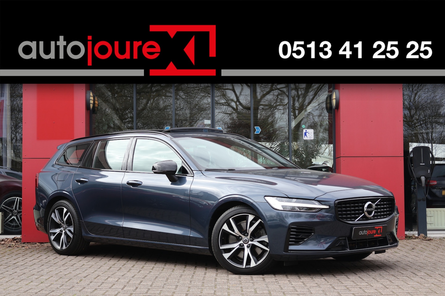 Volvo V60 - 2.0 T6 Recharge AWD R-Design | Panoramadak | Harman/Kardon | ACC | Trekhaak | Origineel NL - AutoWereld.nl