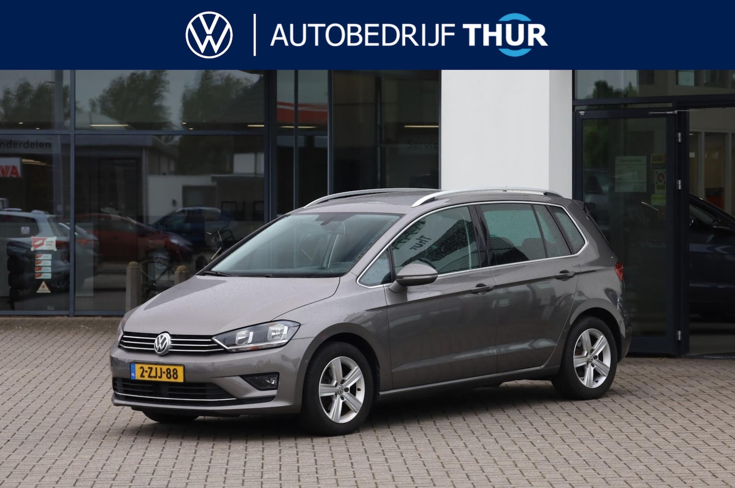 Volkswagen Golf Sportsvan - 1.4 TSI Highline 125PK / 92kW DSG, NL Auto door ons geleverd en dealer onderhouden, wegkla - AutoWereld.nl