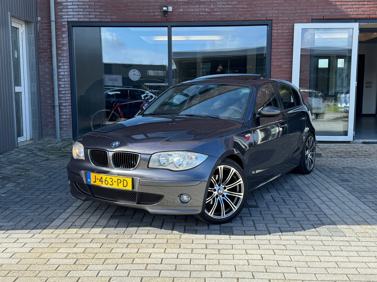 BMW 1-serie - 120i | Pano | Stoelverwarming | Clima | - AutoWereld.nl